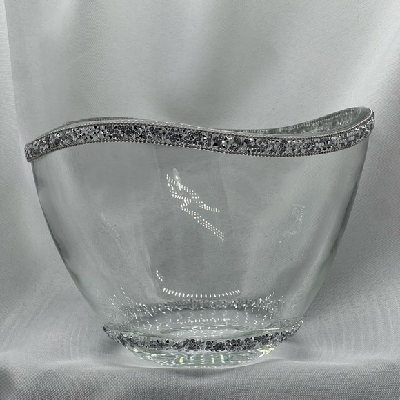 Clear glass, three sided bowl with rhinestones - Picture 4 of 4